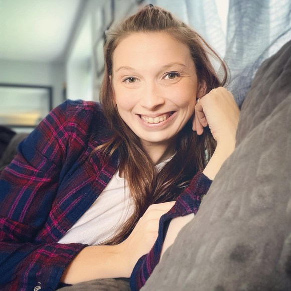 Meet your Posher, Julia - Picture 1 of 1